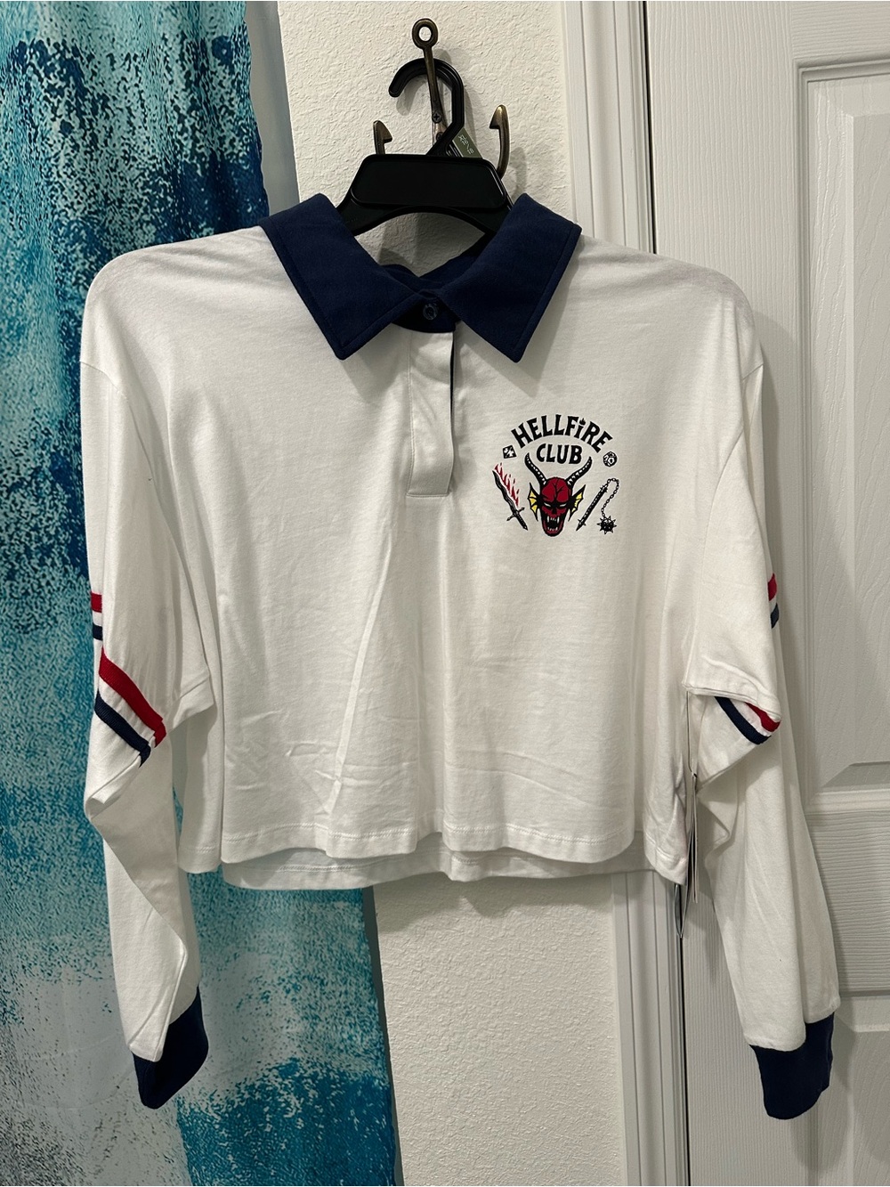 #51 White Cropped Long-Sleeve Polo Top with Navy Collar